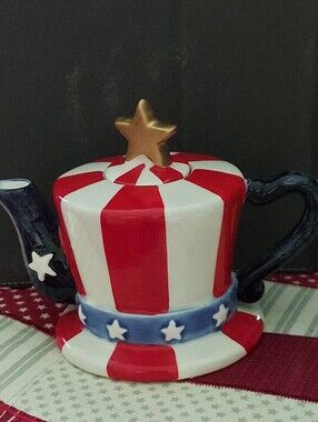 "Yankee Doodle Dandy" Teapot